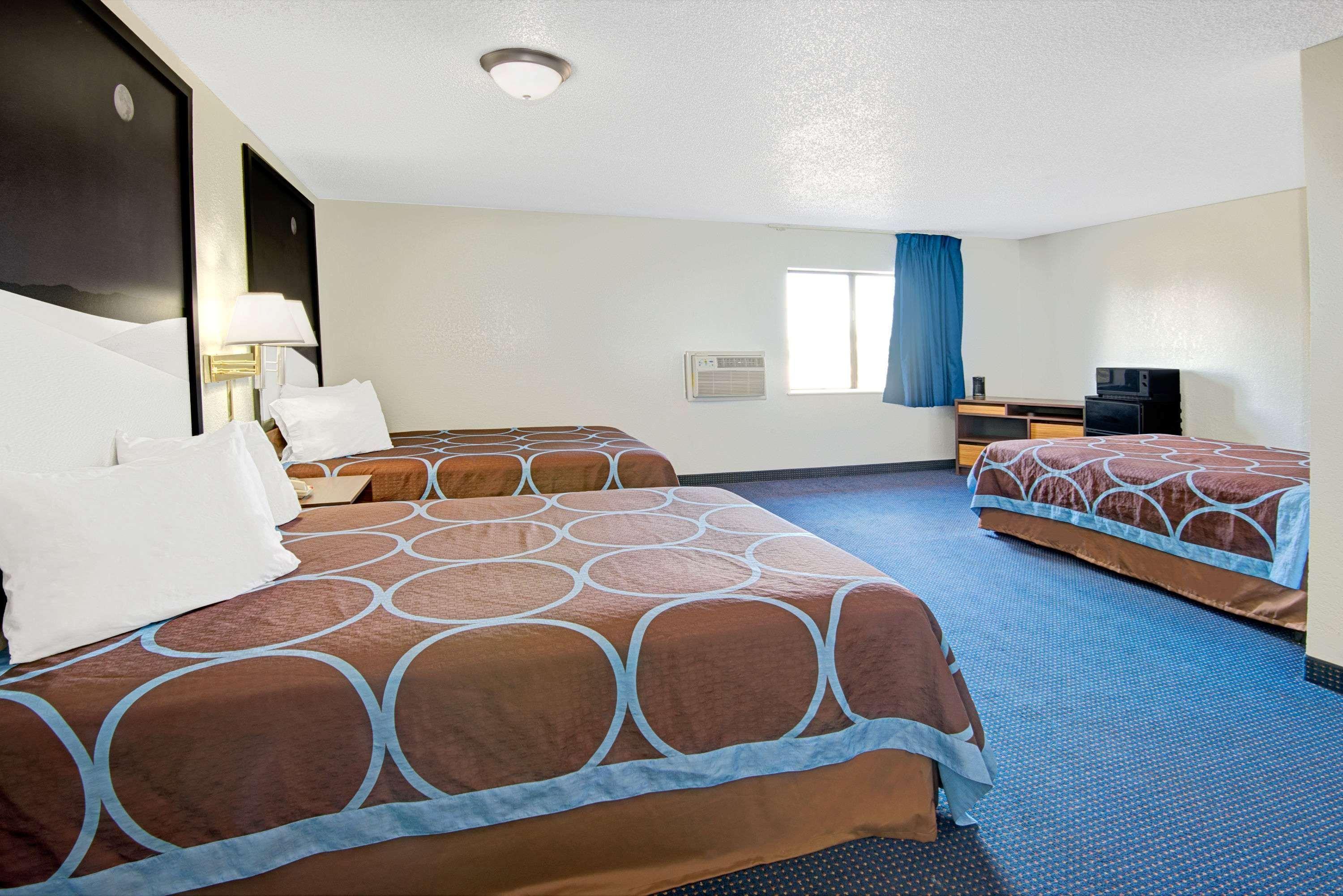 Super 8 By Wyndham Las Cruces University Area Exterior photo