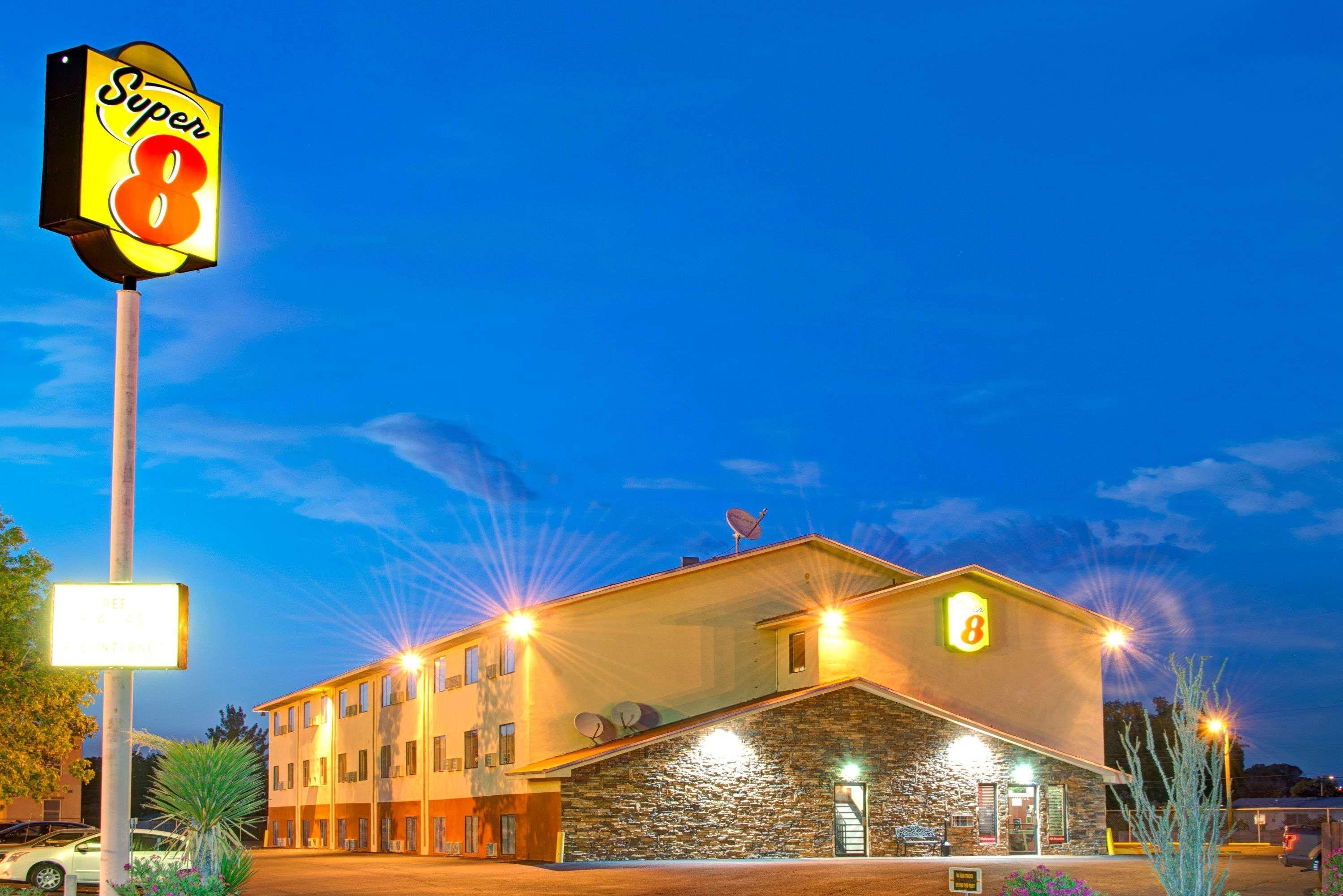 Super 8 By Wyndham Las Cruces University Area Exterior photo